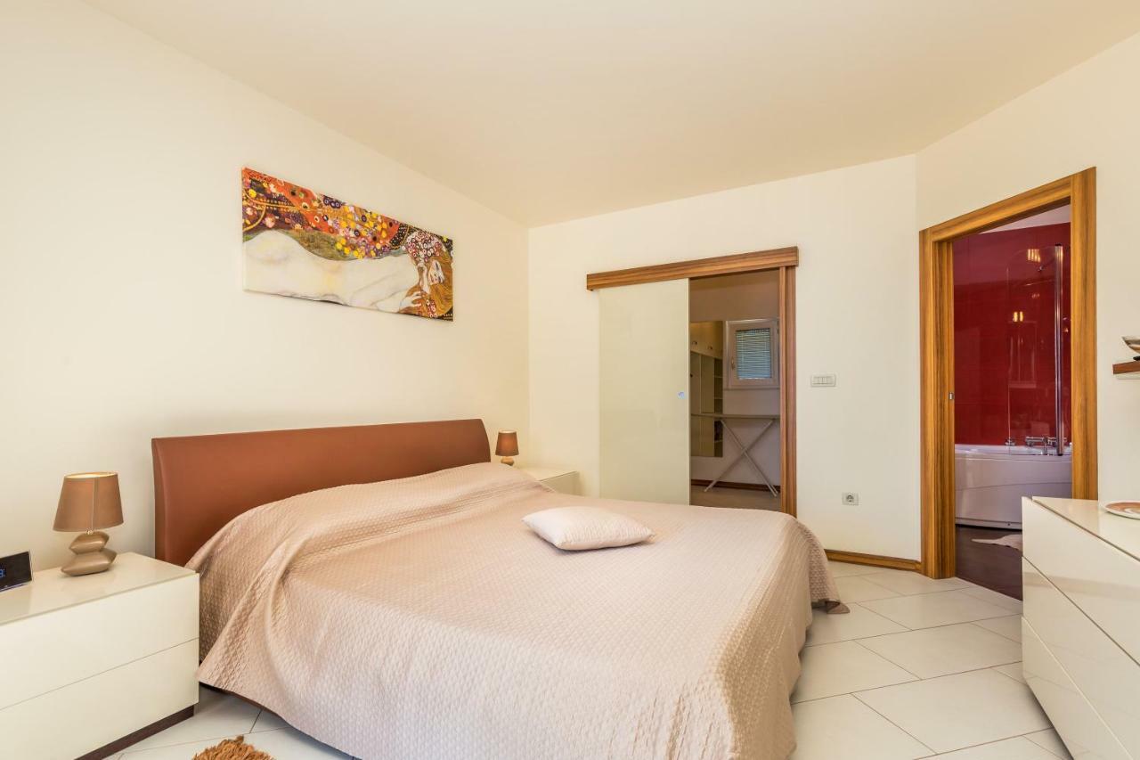 Luxury Penthouse Prestige Near The Sea Lägenhet Opatija Exteriör bild